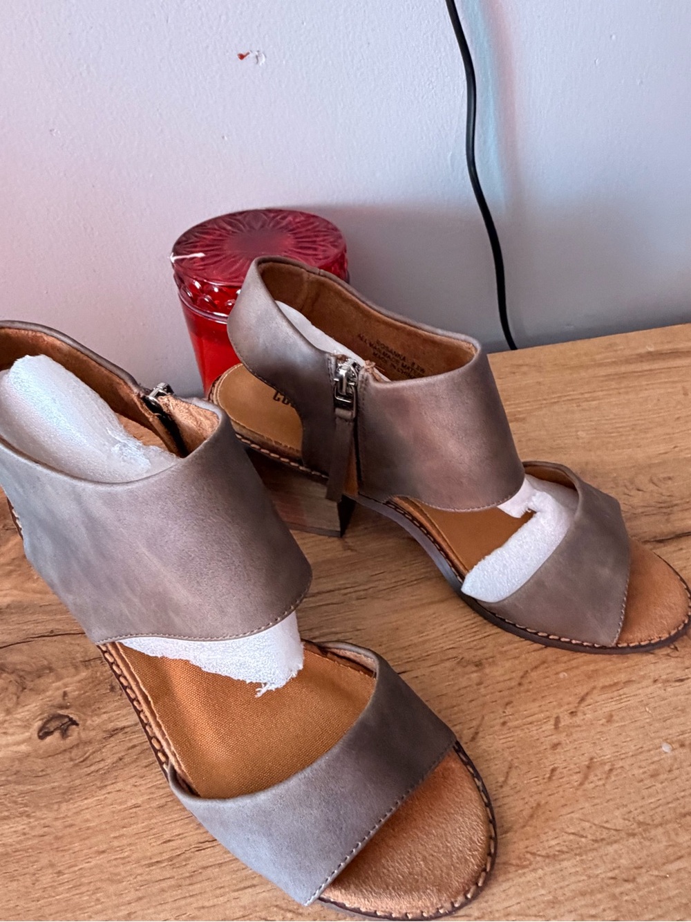 New Women's Taupe Open-Toe Heeled Sandals